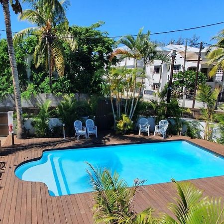 Les Cerisiers - Exclusive Beach Residence - 3 Bedroom Modern Apartment, Flic En Flac Экстерьер фото