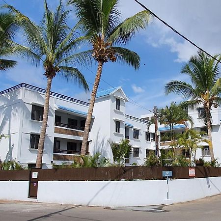 Les Cerisiers - Exclusive Beach Residence - 3 Bedroom Modern Apartment, Flic En Flac Экстерьер фото