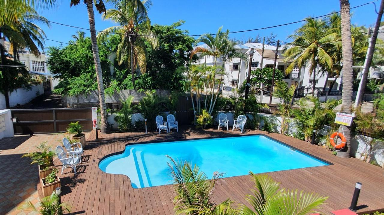 Les Cerisiers - Exclusive Beach Residence - 3 Bedroom Modern Apartment, Flic En Flac Экстерьер фото