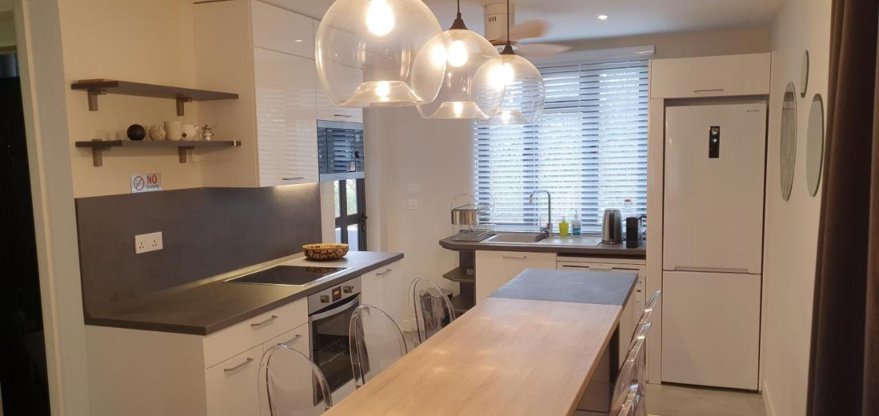 Les Cerisiers - Exclusive Beach Residence - 3 Bedroom Modern Apartment, Flic En Flac Экстерьер фото