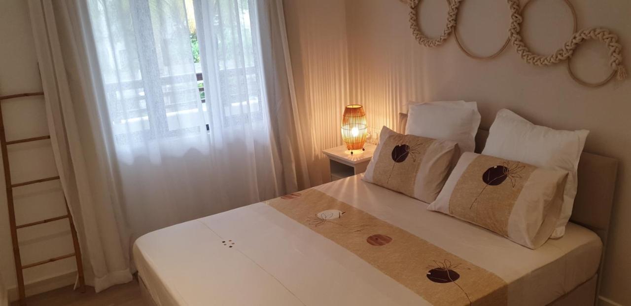 Les Cerisiers - Exclusive Beach Residence - 3 Bedroom Modern Apartment, Flic En Flac Экстерьер фото