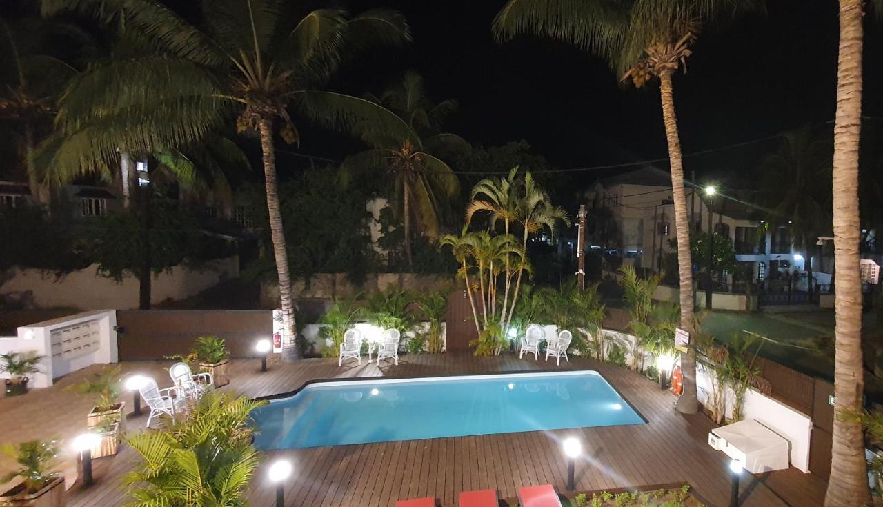 Les Cerisiers - Exclusive Beach Residence - 3 Bedroom Modern Apartment, Flic En Flac Экстерьер фото